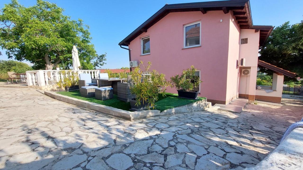 Villa Neyra
