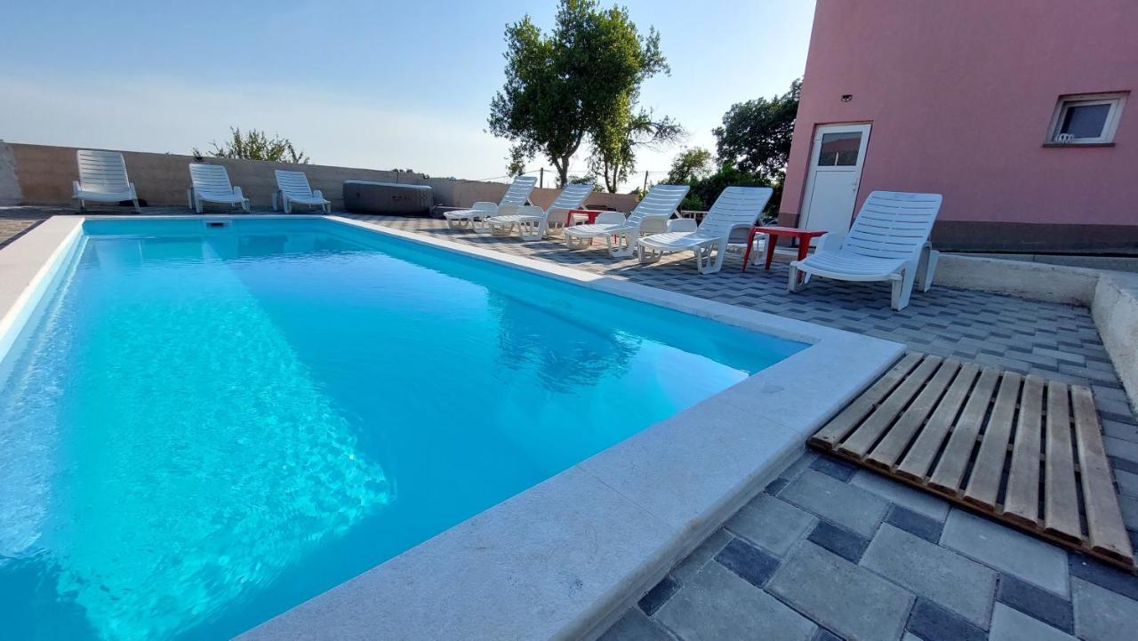 Villa Neyra *